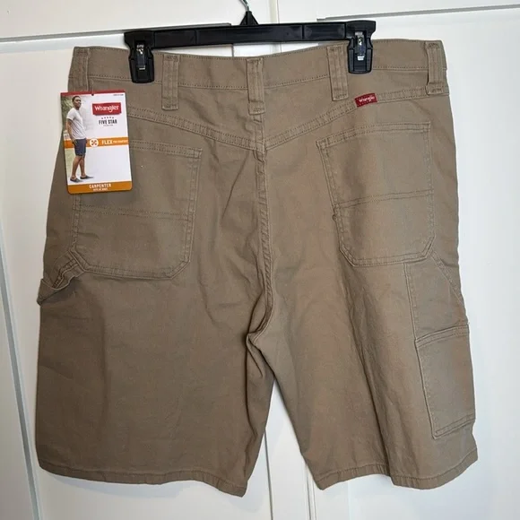 NWT-Wrangler Flex Fit carpenter shorts - Picture 2 of 8